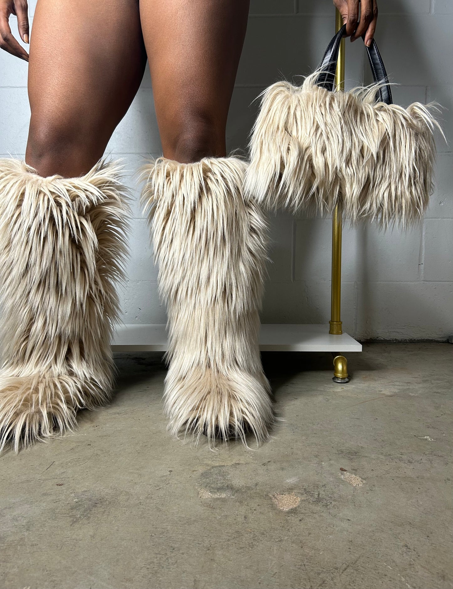 FURRY BOOTS SET (NUDE)