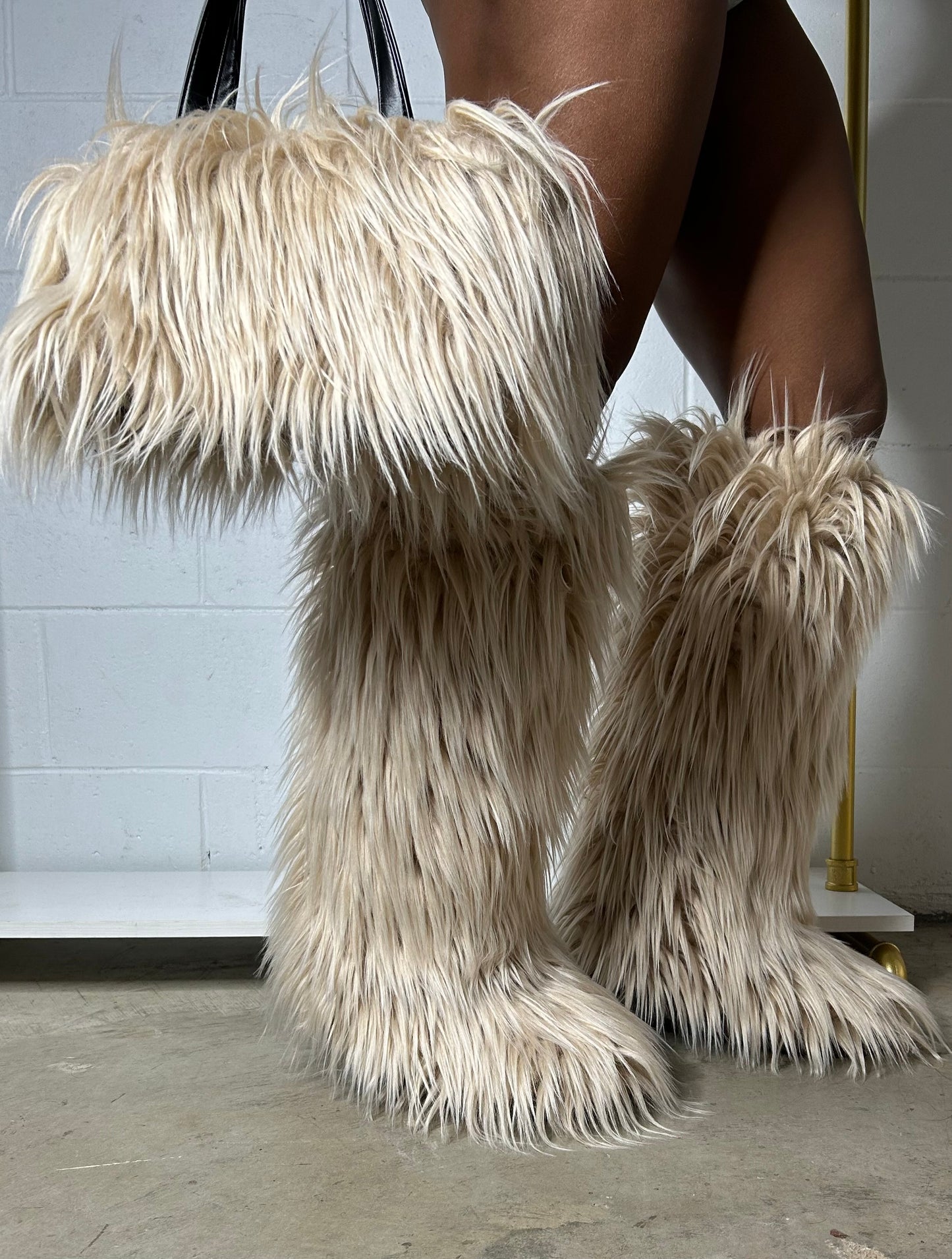 FURRY BOOTS SET (NUDE)